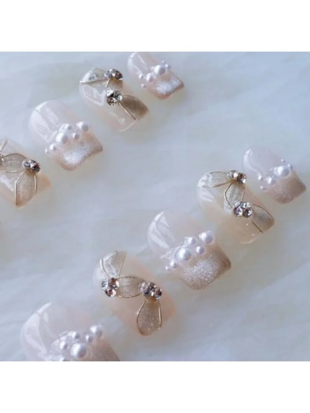 Short Square Press-On Nails with Cat Eye Design, Glitter Ombre French Tips - 10